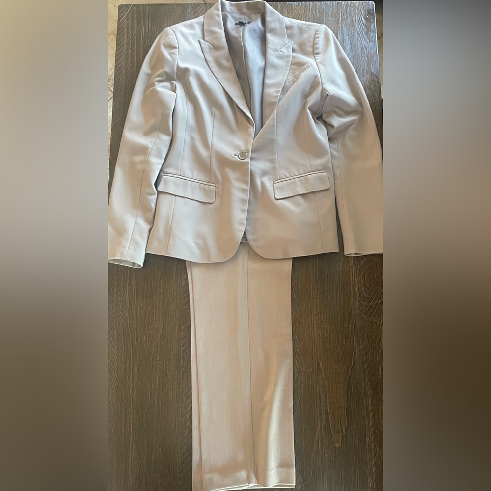 Apt. 9 Women's Cream Suit